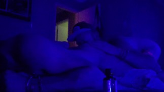 Świec I Dmuchaj Neon, Nadzy I Niegrzeczni Przystojniaki Pieprzą Się Pod Czarnymi Światłami, UV Got