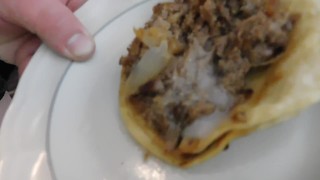 Een fan kwam op mijn Taco en ik at het op