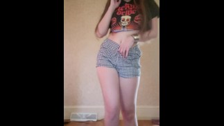  Morena amateur baila y se desnuda 
