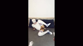 学生穿白色球袜自插
