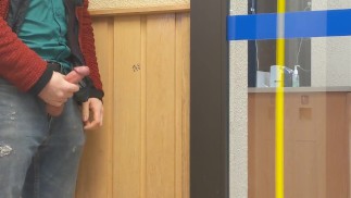 Doufám, že se nikdo nepodívá do banky v centru...