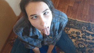 Elle n’a pas pu s’empêcher de rire / pipe de petite amie / 4k Pipe
