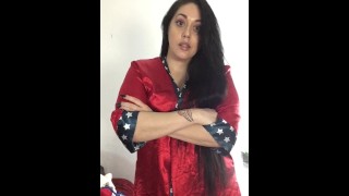 La calda matrigna ti sorprende a masturbarti 