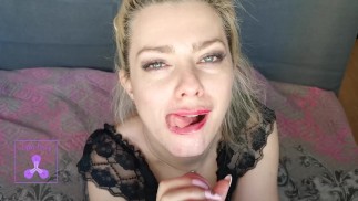 Mamada babeante profunda a su amado hijastro - Littlemary
