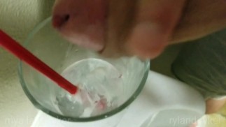 Pití Cum V Restauraci A Sání Kohouta V Obchodě Pro Dospělé