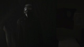 Kylo Ren sacude su pene mientras te enseña sobre la fuerza