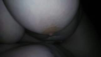 Escabullirse para el sexo en el coche durante la cuarentena.