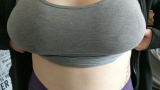CuriusKinkyCouple- Bbw DD-Cup Upuszcza Cycki Z Koszuli