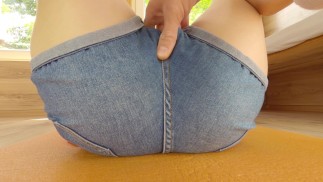 Compañero de cuarto se come coño golpeando después del orgasmo DE CERCA