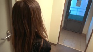 ÖFFENTLICHER BLOWJOB UND SEX MIT TEENY GIRL