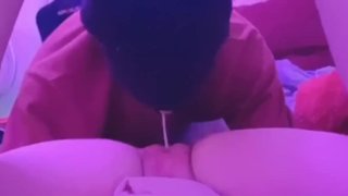POV：让我湿漉漉的阴户被舔起来