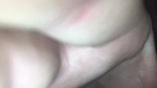 Acariciando mi polla sin cortar de nuevo 