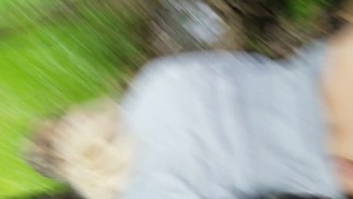Hot babe geneukt door grote lul tijdens het wandelen. Covid in quarantaine plaatsen 