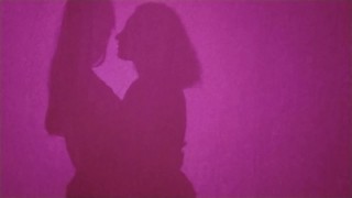 Dwie lesbijki ASMR dziewczyny w cieniu