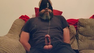 Daddy Gefesselt Mit Vibrator Am Schwanz - SlugsOfCumGuy