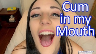 Clara Dee 乞求你在她的嘴里射精 - JOI 7 月 25 日 - 特写脸