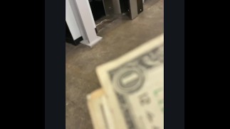 Hotwife przed i po 2. wizycie w gloryhole popisując się spermą w środku od nieznajomego 