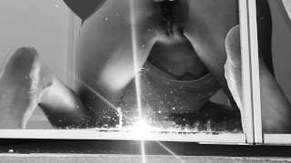 Amateur Selbstfisting im Spiegel