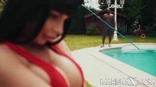 MARISKAX Валентину Риччи трахнул в жопу парень из бассейна
