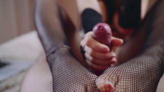 milf chaude a attrapé la bite et a eu un orgasme