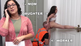 BANGBROS - Dospívající PAWG Gia Paige Bere Péro Pokrývači Sean Lawless Za Zády Maminky