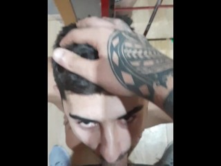 Manutenzione Del Ragazzo Dritto Di Grindr