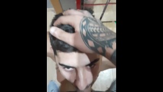Manutenzione del ragazzo dritto di Grindr