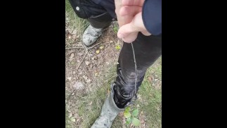 chcaní moje kalhoty a cum v lese znovu