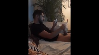 Ragazzo che si masturba