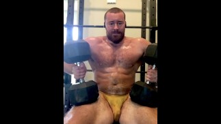 Teil 1 Gewünschtes Öl-Workout & Flex OnlyfansBeefBeast Musclebear Bodybuilder Hot Bear Sexy Posing