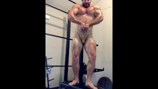 Teil 2 Angefordertes Öl & Flex Workout OnlyfansBeefBeast Musclebear Bodybuilder Hot Guy Posing Sexy Men