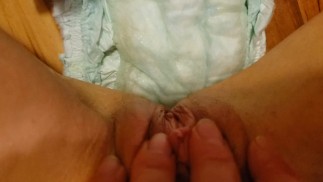 POV Überlaufende Windelpisse