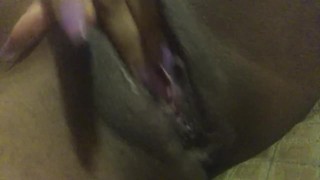 Ho bisogno che la mia figa mangi l'osso