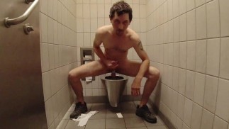 NAHÉ HONĚNÍ na VEŘEJNÝCH ZÁCHODCÍCH