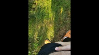 Ejaculação enorme twink depois de uma longa corrida