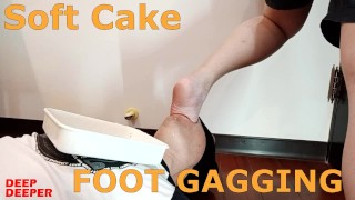 Extrem tief - Du magst Kuchen? In Ordnung, gib es dir und schlucke meine Füße.