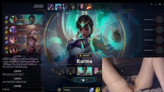 Hráčka má orgasmus při hraní League of Legends