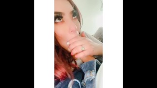 Desordena mi lápiz labial para que pueda tener tu semen en mi boca