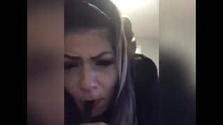 Vapeando y siendo follada a cuatro patas (pico de cola de nuevo vid)