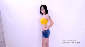 Realmente lindo le encanta chupar gran polla en Casting POV