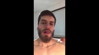 Explicação da psicologia de por que os machos assistem pornografia