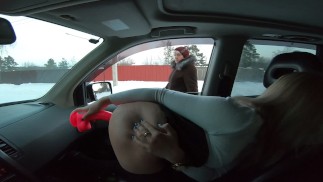 Kurva anál na veřejnosti velké dildo