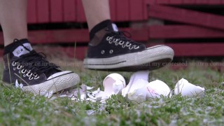Crushing Eggshells 穿着 Converse All Star |球鞋