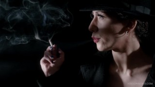"Body & Smoke" Un film noir feticcio del fumo