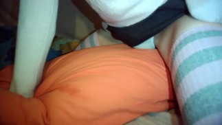 TCD Kiara, Oreiller humping dans petite culotte blanche