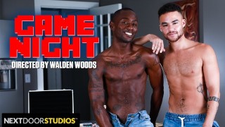 2 Ebano Bellezze Beaux Banks e Miller Axton hanno una serata di gioco! - NextDoorStudios
