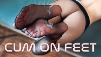 Sexy Panty Vriendin Footjob Met Sperma Op Voeten - Voet Fetish