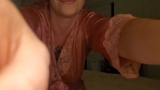 MILF puta fode com o amigo do filho