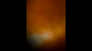 Трахаю эту сексуальную тс, она любит задние снимки в машине WetTSPussy