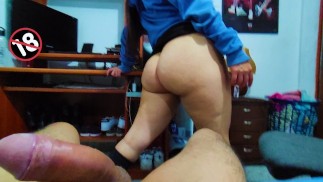 Fotto il culo tremendo della sorella del mio migliore amico mentre è via Parte 3